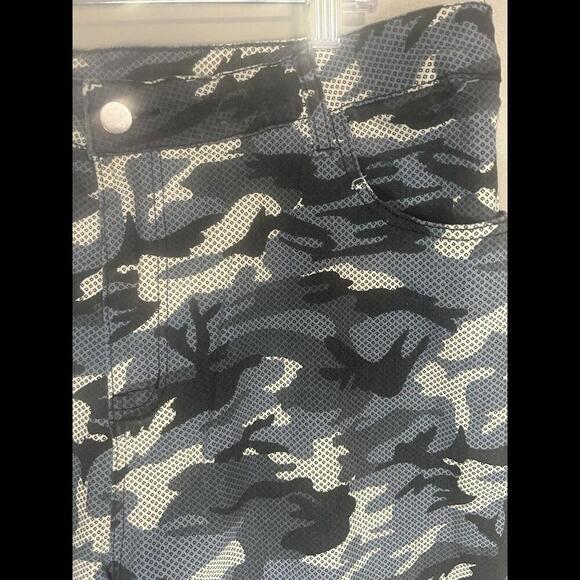 Camouflage Stretch Pants w Front Zipper Closure, Blue, Beige,Black ,Size 40 - Picture 4 of 8